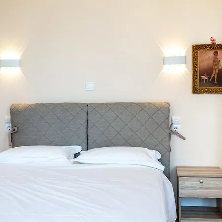 Apartment στούντιο στη στοά βαρβουτσή#10 *