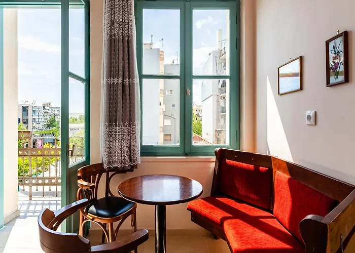 στούντιο στη στοά βαρβουτσή#10 * Kalamáta